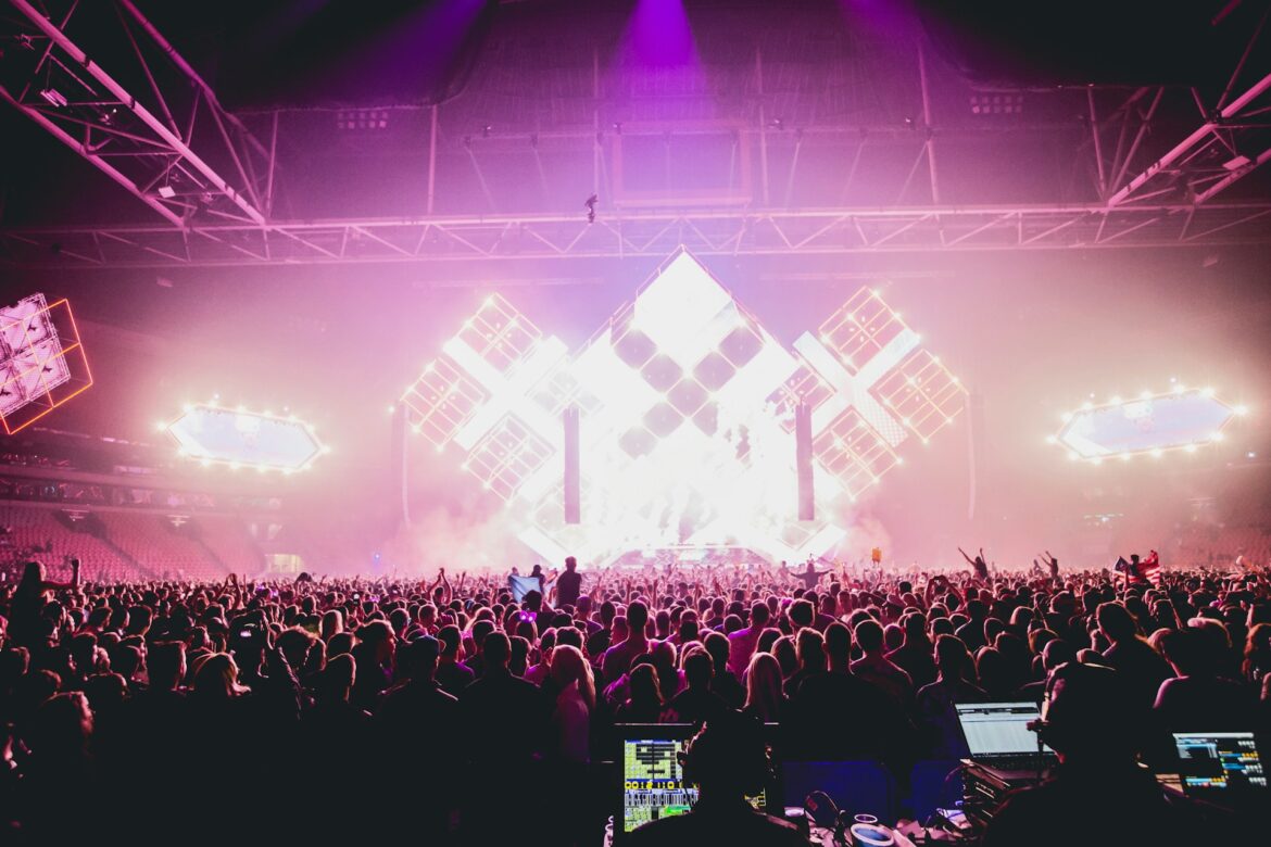 Best Artists from around the World on AH.FM