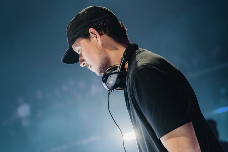 Cosmic Gate - Wake Your Mind Radio