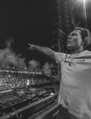 Tiësto - PRISMATIC